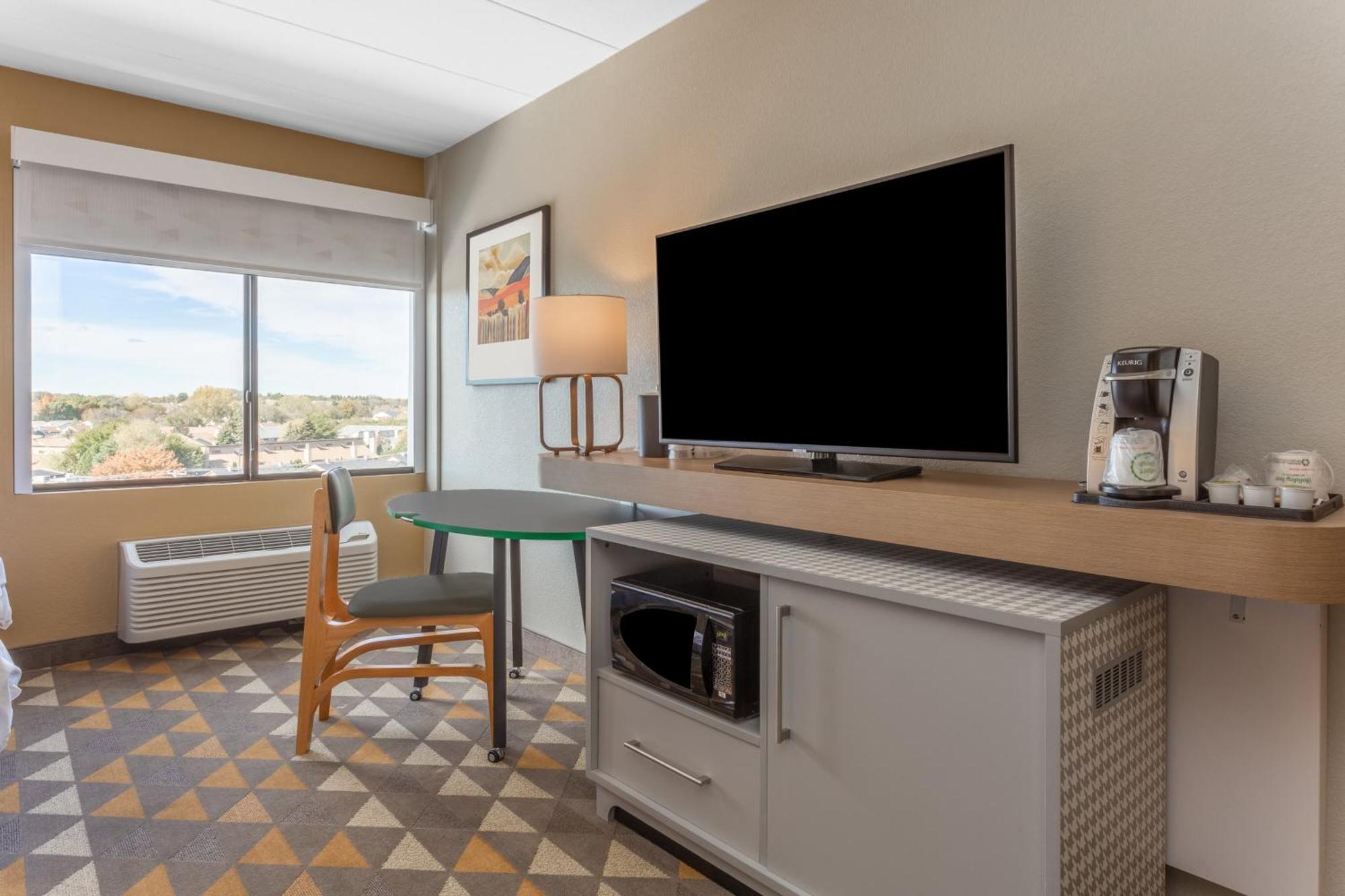 Holiday Inn Rockford By Ihg Exterior photo